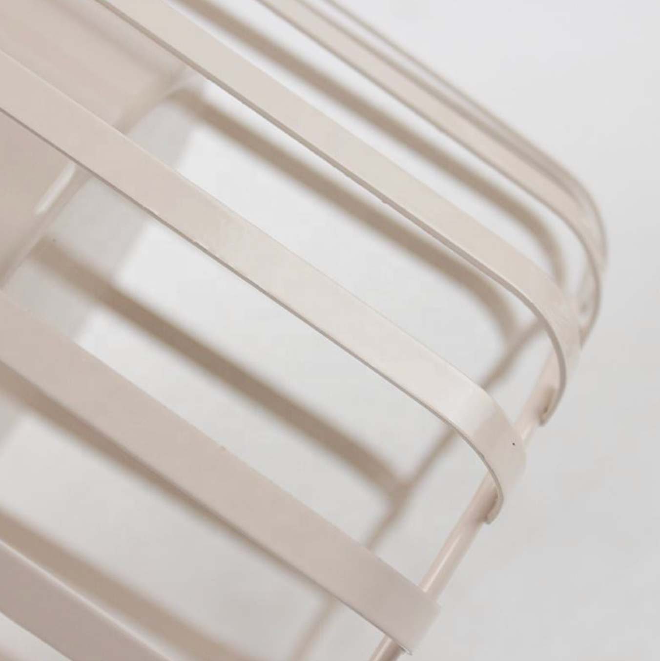 Modern Iron Accent Table – Sleek, Durable & Contemporary Home Décor